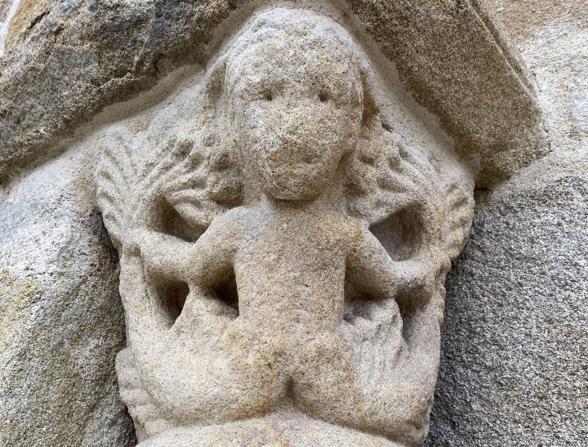 sculpture prieuré de Champdieu